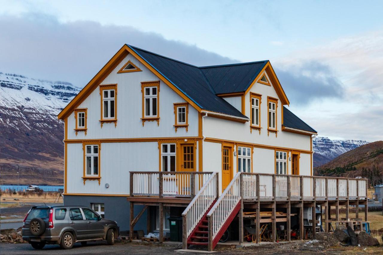 Ferienwohnung Undiraldan - Steinholt, Old Music School Seyðisfjörður Exterior foto